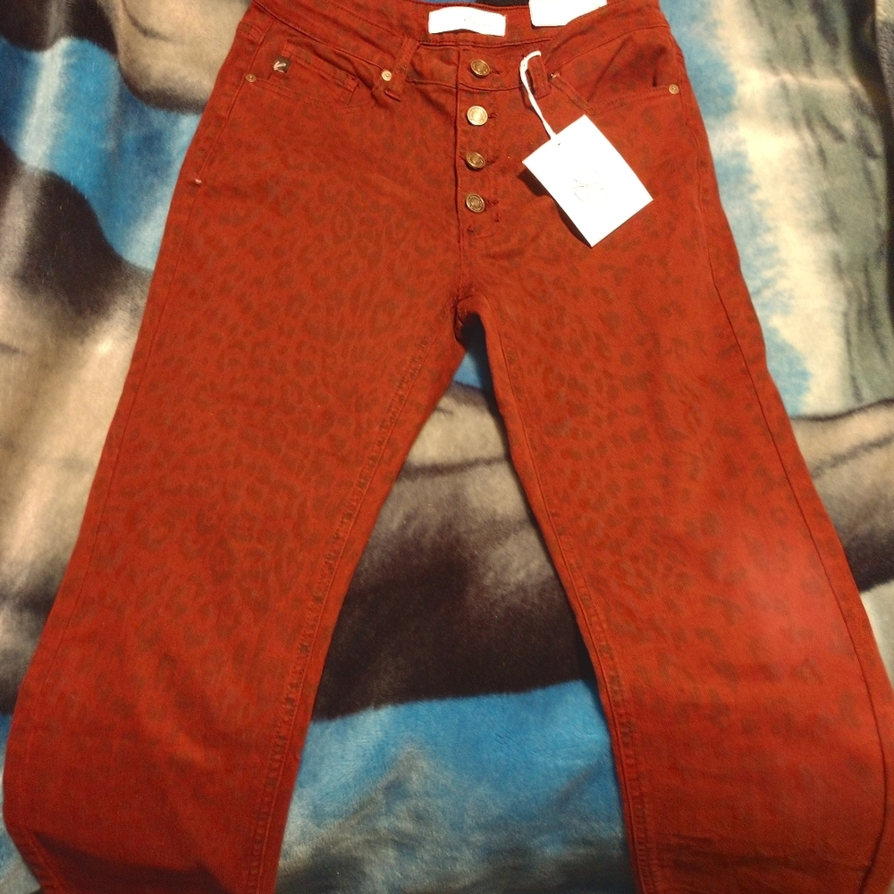 Maroon Leopard Print Kancans